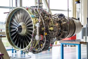 What are the prerequisites to be an aeronautical engineer?